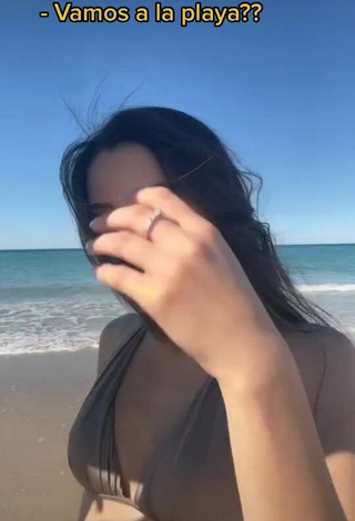 Paola Ruiz (@paoruizb) #praia  #top de biquíni  #top de biquíni bege  #sexy  «Si vieran el detrás de cámaras...»