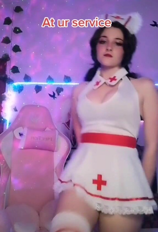 Ryn GamerGirl Egirl (@psycho_gummy) #cosplay  #decote  #vestido  #vestido branco  #sexy  #peitos grandes  «Talk to me sweety  Live on...»