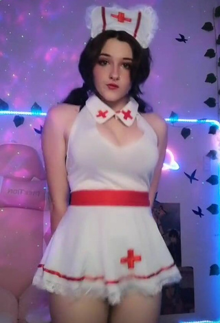 Ryn GamerGirl Egirl (@psycho_gummy) #cosplay  #vestido  #vestido branco  #bunda tremendo  #decote  #peitos saltando  #peitos grandes  «Wearing shorts heehee  live on...»