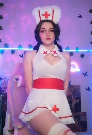 Ryn GamerGirl Egirl (@psycho_gummy) #cosplay  #vestido  #vestido branco  #decote  #peitos grandes  «I'm here for ur checkup!  Follow...»