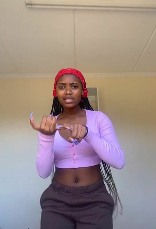 Sphokuhle.n (@sphokuhle.n) #cropped  #purple crop top  #bunda tremendo  #peitos saltando  «Join the #LFChallenge for clear...»