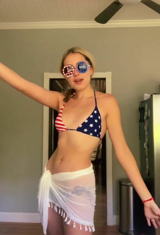 Vikavids (@vikavids) #top de biquíni  #bunda tremendo  «Fourth of July edition...»