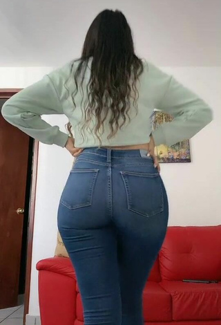 Andrea Magallanes (@andy_sanmag) #bunda  #calça jeans  #cropped 