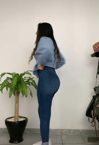 Andrea Magallanes (@andy_sanmag) #calça jeans  #bunda  «✨  hola mis amores»