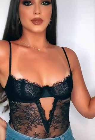 Isa Pinheiro (@isapinheiro_sp) #decote  #lingerie preta  #lingerie  #lingerie de renda  #maiô  #macacão preto  #body de renda  #ver através do body  «Qual a inicial do nome da sua...»