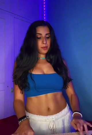 Ju Muniz (@julianamunizl) #cropped  #decote  #top azul  «nao deixem flopar     to...»