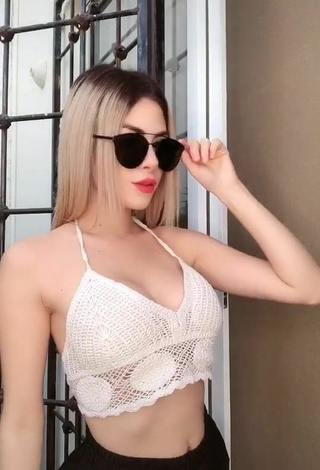 Mafer Payan (@mafpayan1_) #cropped  #decote  #top branco  «Que bárbaro   ‍♀️ (insta:...»