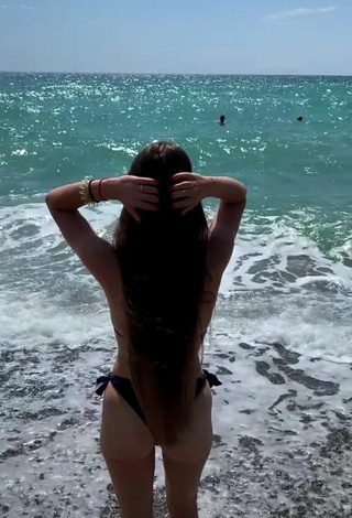 Maria Iliukhina (@maria.iliukhina) #mar  #praia  #bikini  #biquíni preto  #bunda  «❌Fake body❌ beautiful   #fyr #on...»