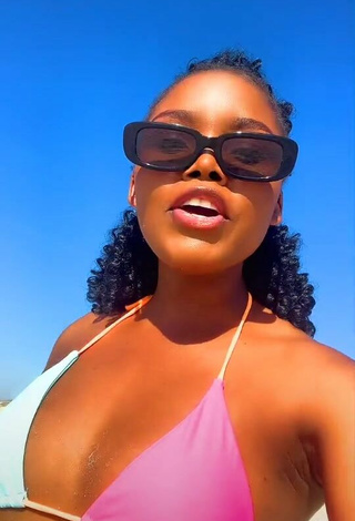 mpho pink (@mpho_pink) #decote  #praia  #top de biquíni 