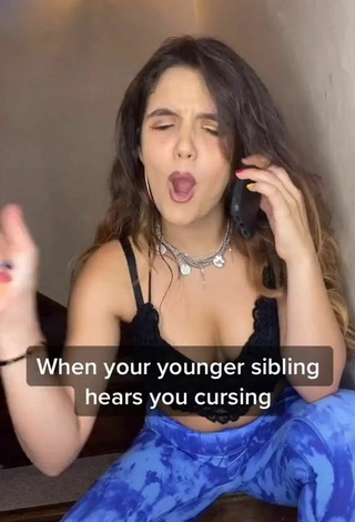 Victoria Vida (@victoriavida1) #decote  «Do your younger siblings ever do...»