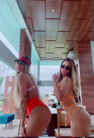 Gabily (@gabilyofc) #bikini  #bunda tremendo  «Solta o ponto #geracaotiktok»