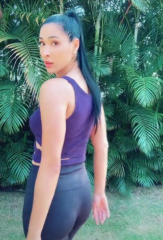 Jaqueline (@jaquelineee8) #decote  #cropped  #purple crop top  #apertado  #peitos saltando  «Tentei  #fy»