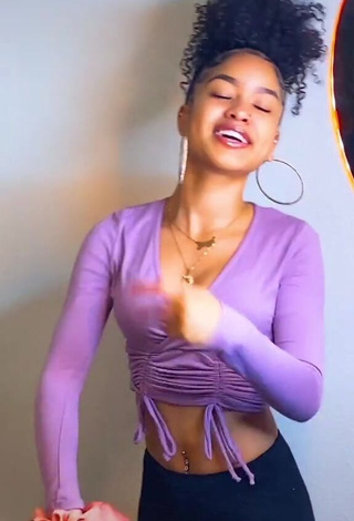 Lanii Kay (@laniikay) #decote  #cropped  #purple crop top  #piercing no umbigo  «#xyzbca #fyp #viral #foryoupage...»