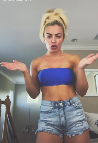 Mandy Rose (@mandyrose_wwe) #decote  #top tubo  #top tubo azul  #shorts  #dança de saque  «Mom thought this one was going...»