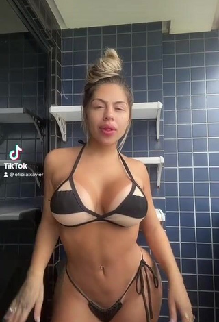 Camila Xavier (@oficiialxavier) #decote  #bikini  #peitos grandes  #piercing no umbigo  #corpo tatuado  «#fyp #foryou #fypシ #lgbt #️‍...»