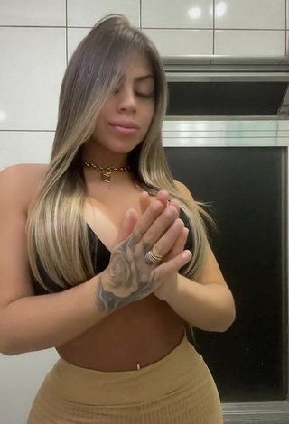 Camila Xavier (@oficiialxavier) #decote  #cropped  #top preto  #peitos grandes  #piercing no umbigo  #corpo tatuado  «#fypシ #foryou #foryoupage #fyfy...»