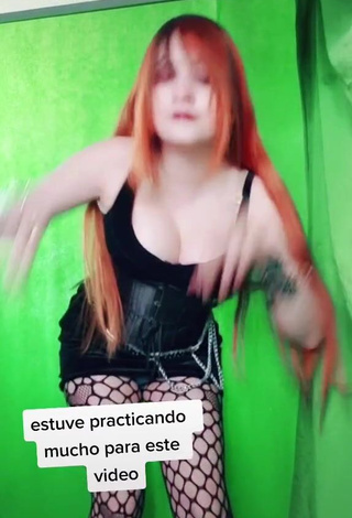 San Chan Claudia (@sanchanclaudia) #decote  #espartilho  #espartilho preto  #meias arrastão  #meias arrastão pretas  «#comedia #dance #gotica»