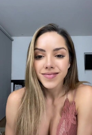 Silvana Araujo (@silvyaraujo) #decote  #sutiã  #sutiã bege  #sutiã de renda  «Este mensaje es para ti ❤️!»