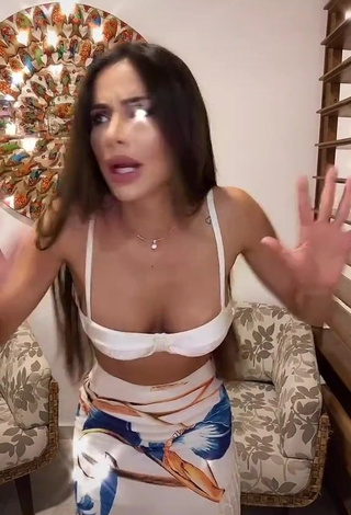 Kesia Muniz de Oliveira (@babi) #decote  #peitos grandes  #top de biquíni  #top de biquíni branco  #bunda tremendo  «Boa tarde educados #viral»