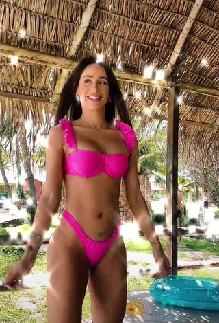 Kesia Muniz de Oliveira (@babi) #bikini  #biquíni rosa vaga-lume  #bunda tremendo  #decote  «Sabadouuuuu #AiaiaiaiChallenge...»