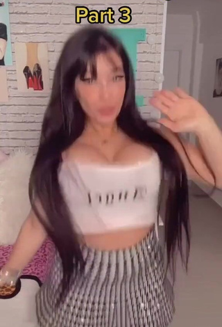 Emanuelly Raquel (@emanuelly_raquel) #decote  #peitos grandes  #peitos saltando  #cropped  #top branco  #saia  #saia xadrez  «Anime dancing part 3  #anime...»