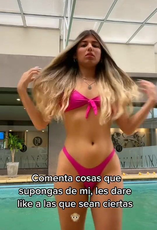 Jesca Jimenez (@jescacjb) #bikini  #biquíni rosa vaga-lume  #bunda tremendo  «A ver estoy muy felices y...»