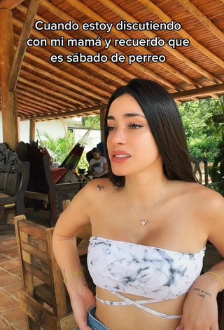 Poleth Villalba (@polethvillalba) #decote  #top de biquíni  #sexy  «Sábado de ponernos chivirika»