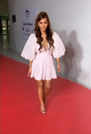 Amel Bent (@amelbentmusic) #sexy  «#nma2020 #happy»