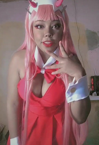 Dezza.cosplay (@dezza.cosplay) #cosplay  #vestido  #vestido rosa  #decote  #peitos grandes  #bunda tremendo  «o dia em que deu tudo errado»