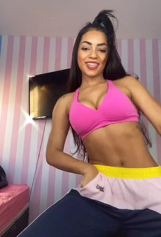 Ingrid Muniz (@ingrid.vmuniz) #decote  #bunda tremendo  #top de biquíni  #top de biquíni rosa  «Trend antiga, mas eu adoro...»