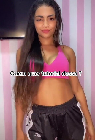 Ingrid Muniz (@ingrid.vmuniz) #sutiã esportivo  #sutiã esportivo rosa  #shorts  #shorts pretos  #decote  #bunda tremendo  «Querem #tutorial dessa. Comenta...»