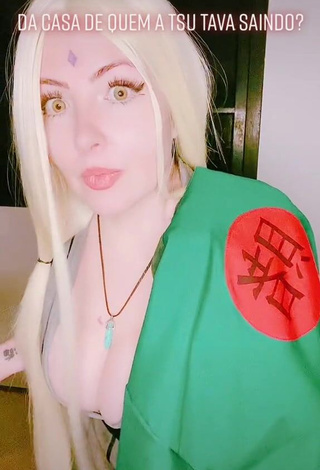 Luanagauchaoficial (@luanagauchaoficial) #decote  #peitos grandes  #cosplay  «Vocês adivinham onde a Tsunade...»