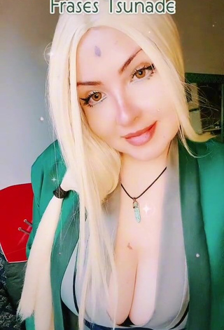 Luanagauchaoficial (@luanagauchaoficial) #decote  #peitos grandes  #sexy  «Eu amo #tsunadecosplay #tsunade...»