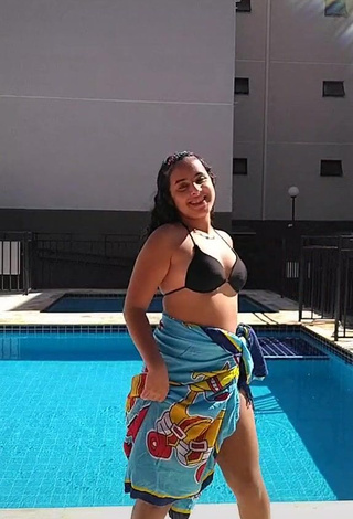 Raquel Toledoh (@raquel_toledoh) #piscina  #top de biquíni  #top de biquíni preto  #bunda tremendo  #decote  «ME SE NO INSTA, LINK NA BIO...»