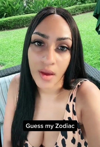 Juliet Ibrahim (@realjulietibrahim) #decote  #sexy  #peitos grandes  «#zodiac»