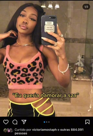 Laiane Rodrigues (@xb4ndida) #decote  #sexy  «o povo dos comentários q fala»